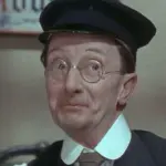 carryonscreaming_iliveinamansworld_FC_470x264_101820180637
