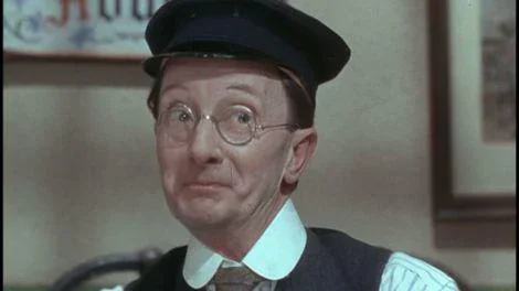 carryonscreaming_iliveinamansworld_FC_470x264_101820180637